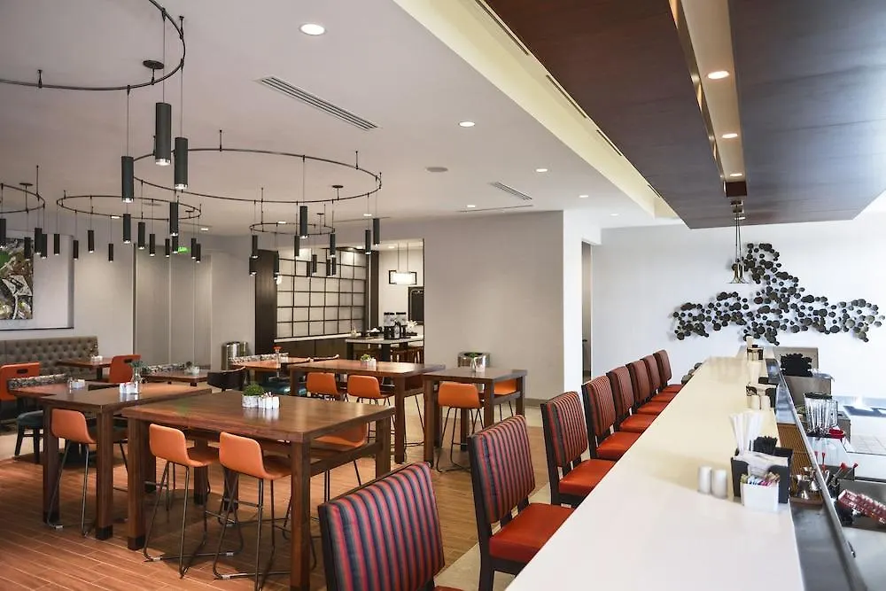 Hotel Hilton Garden Inn Louisville Mall Of St. Matthews